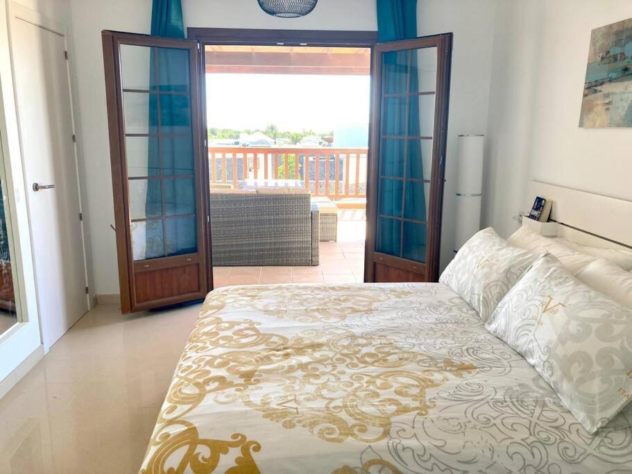 Luxury 4-Bedroom Villa With Heated Pool + Sea View Playa Blanca  Exterior photo